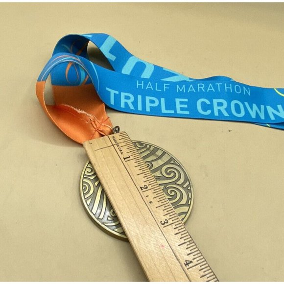 Race Metal 2011 Carlsbad La Jolla Half Marathon Triple Crown READ - Picture 4 of 8